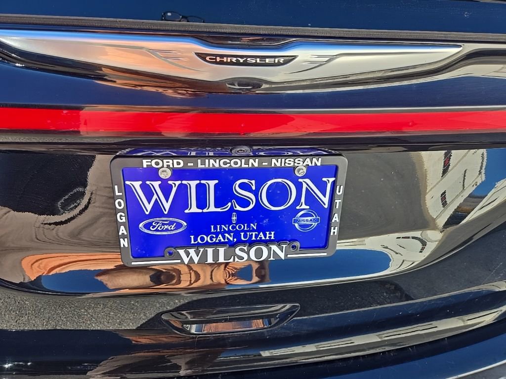 Used 2024 Chrysler Pacifica Touring-L image 44