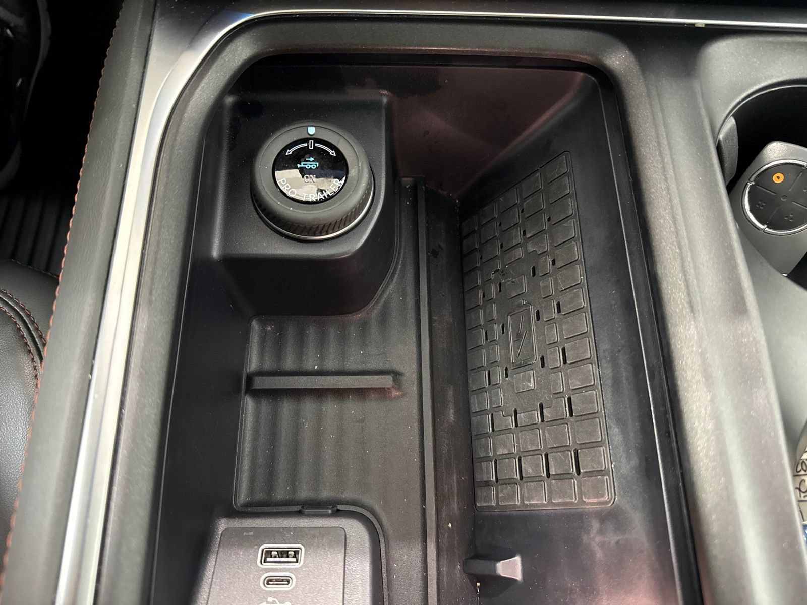 New 2025 Ford Expedition Active RWD image 22