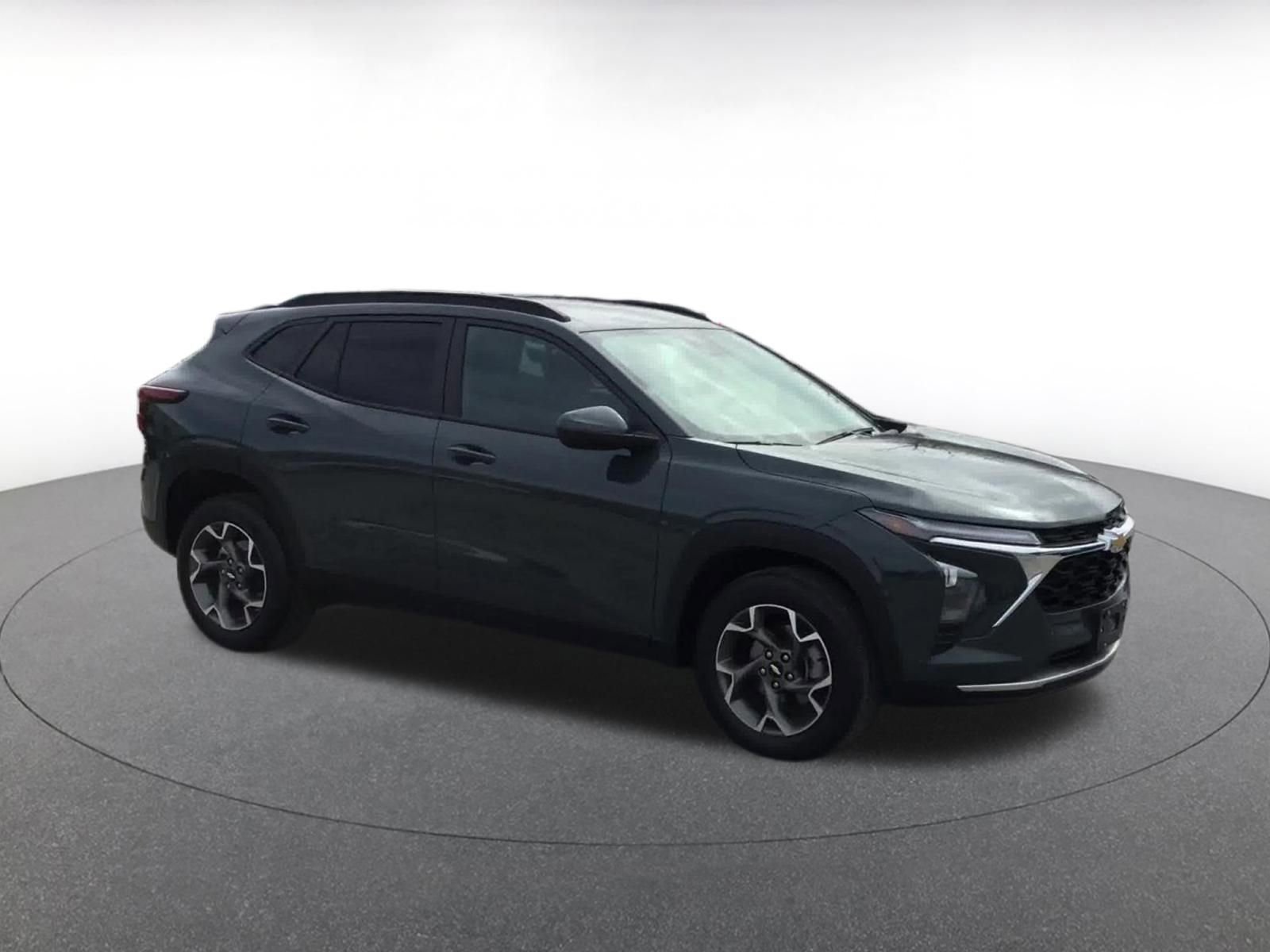 Used 2025 Chevrolet Trax LT video 2