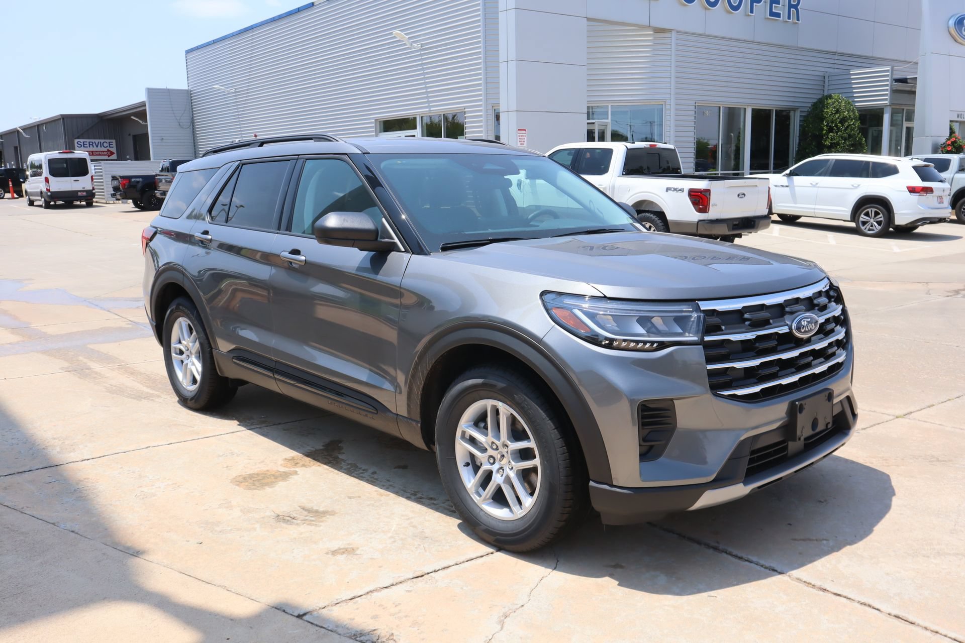 New 2026 Ford Explorer Active RWD image 1