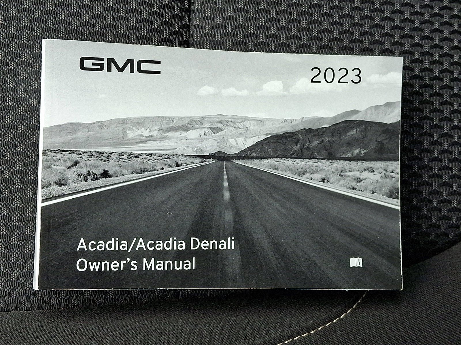 Used 2023 GMC Acadia SLE w/ Driver Convenience Package AWD/4WD image 29