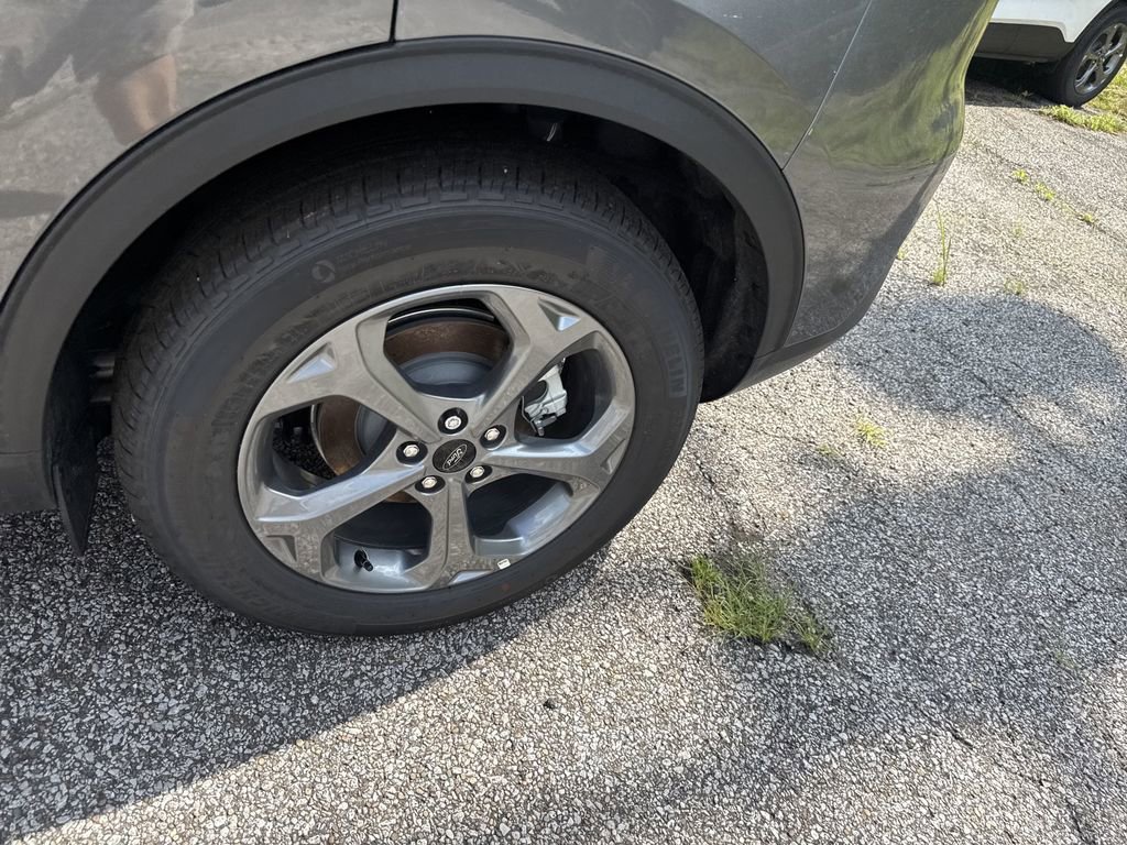 New 2025 Ford Escape ST-Line w/ Tech Pack #1 AWD/4WD image 13