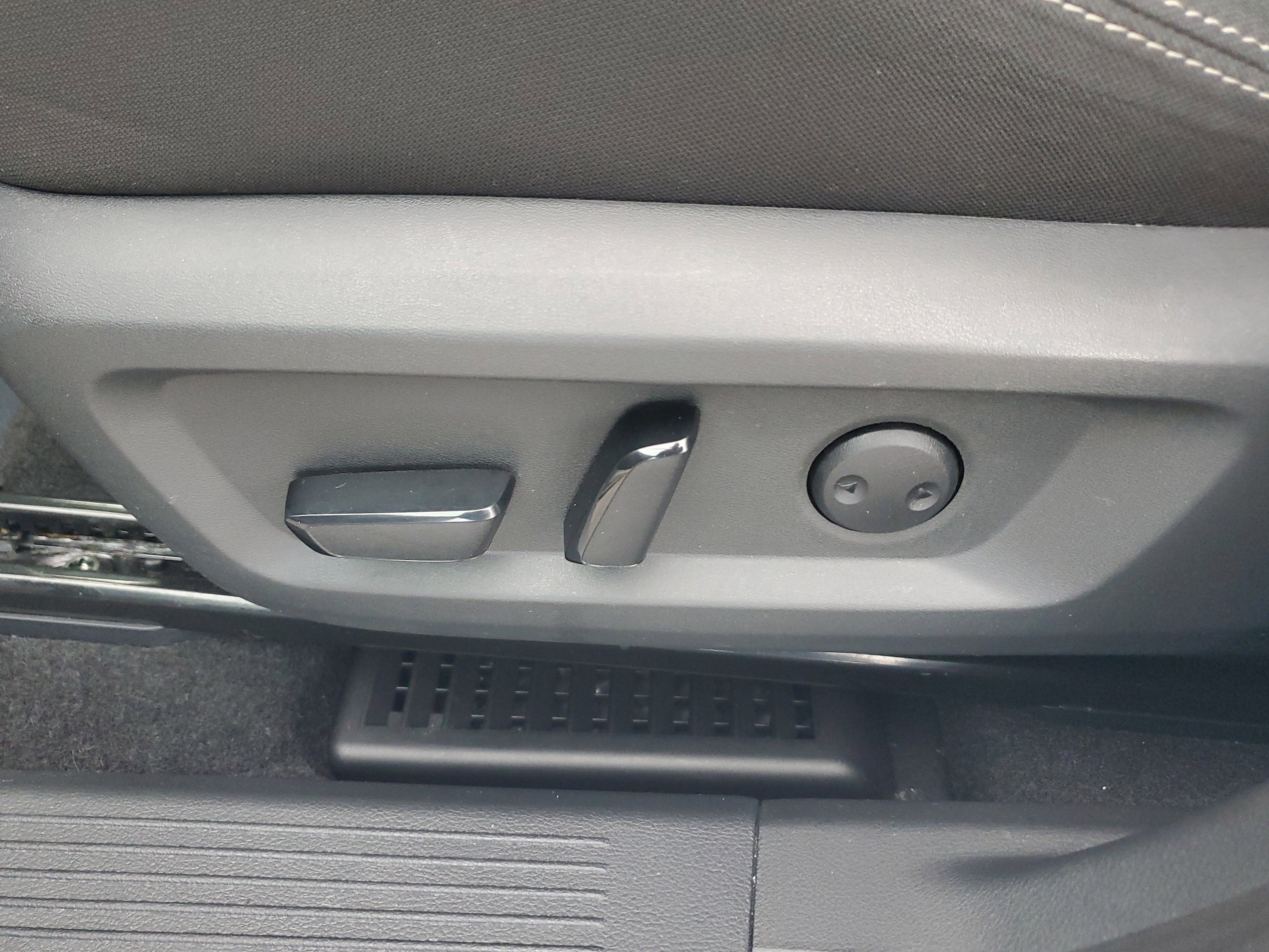 Certified 2022 Nissan Rogue SV image 12