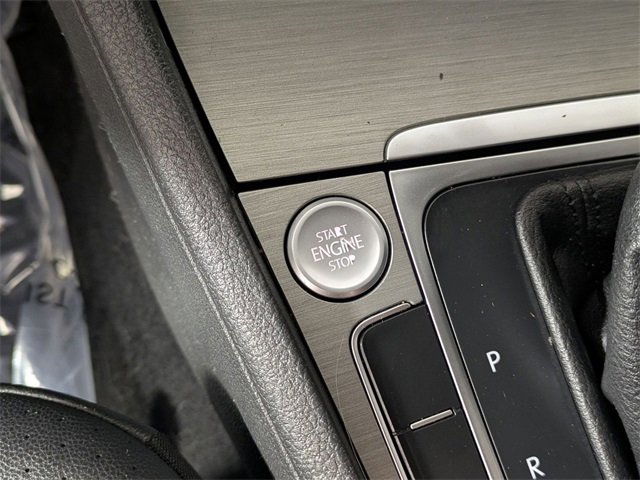 Used 2015 Volkswagen Golf SE image 20