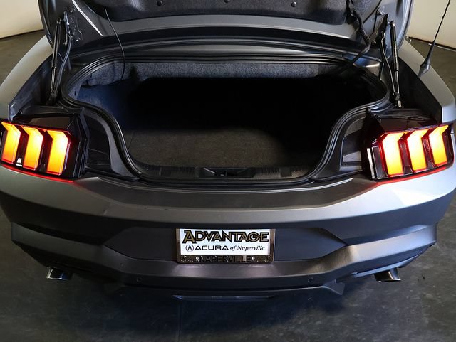 Used 2025 Ford Mustang Premium RWD image 25