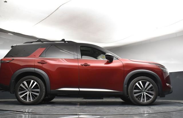 Used 2024 Nissan Pathfinder Platinum image 39