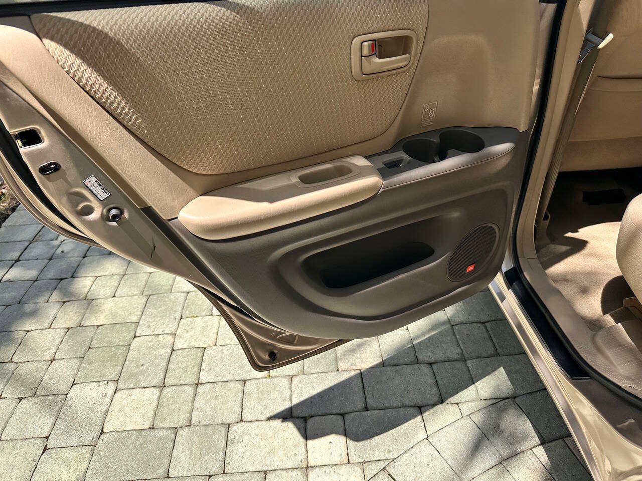 Used 2005 Toyota Highlander 2WD V6 w/ 3rd Row image 68