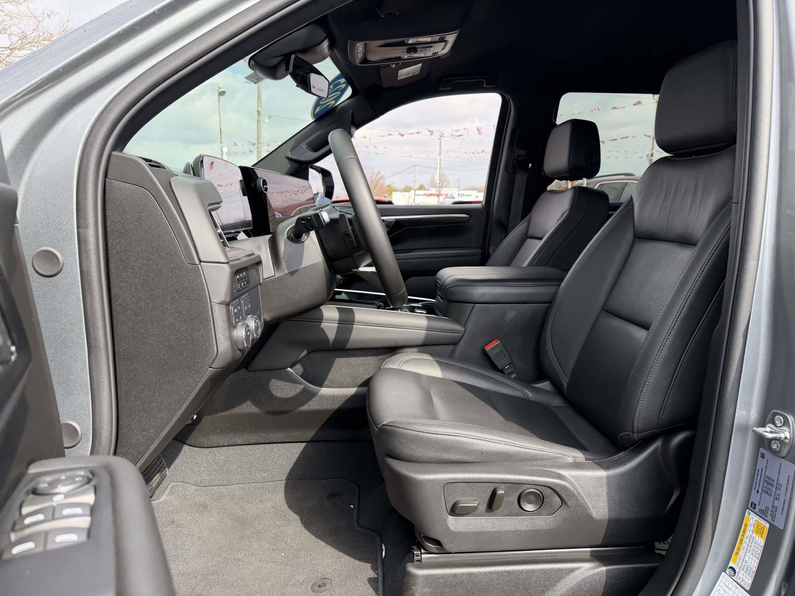 Certified 2025 Chevrolet Tahoe LT image 9