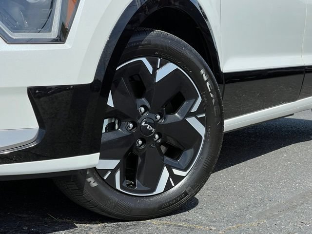Certified 2025 Kia Niro Wind w/ Wind Preserve Package FWD image 2