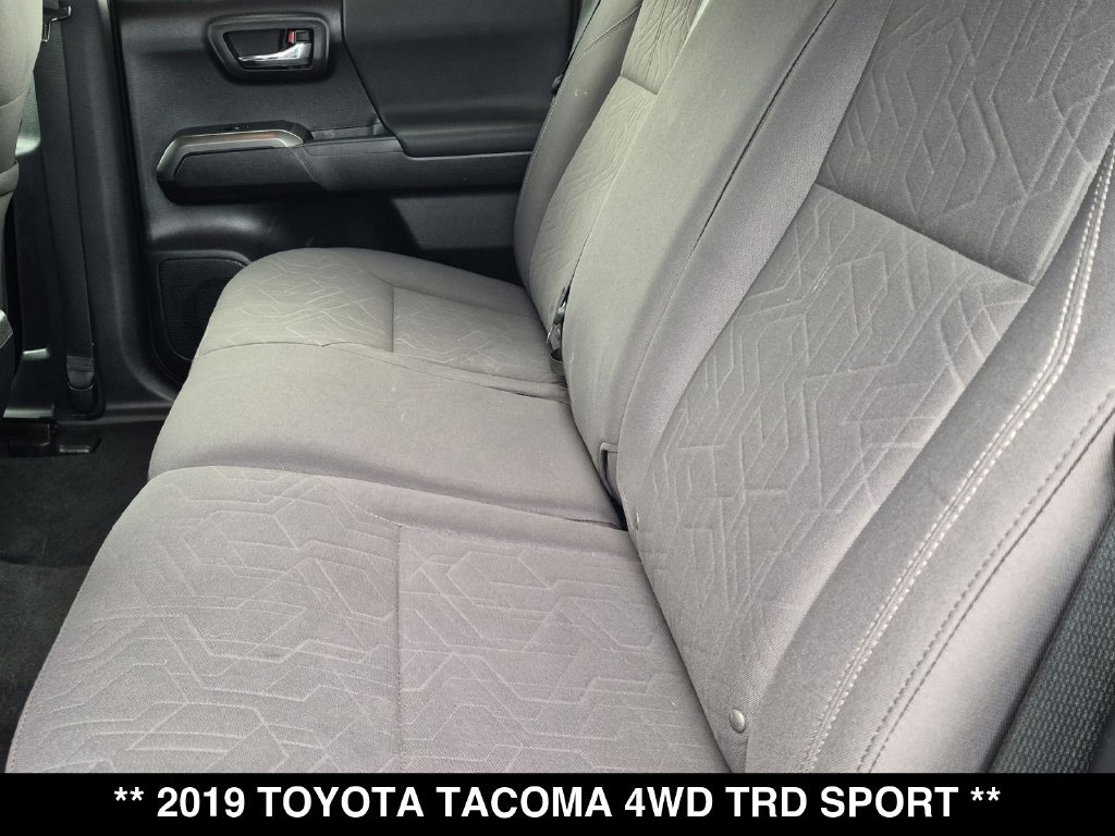 Used 2019 Toyota Tacoma TRD Sport AWD/4WD image 3