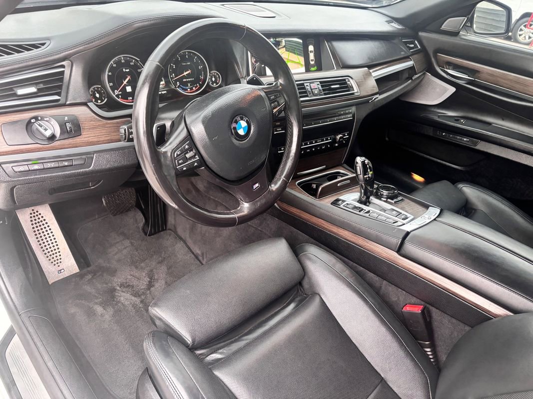 Used 2015 BMW 750Li xDrive image 14