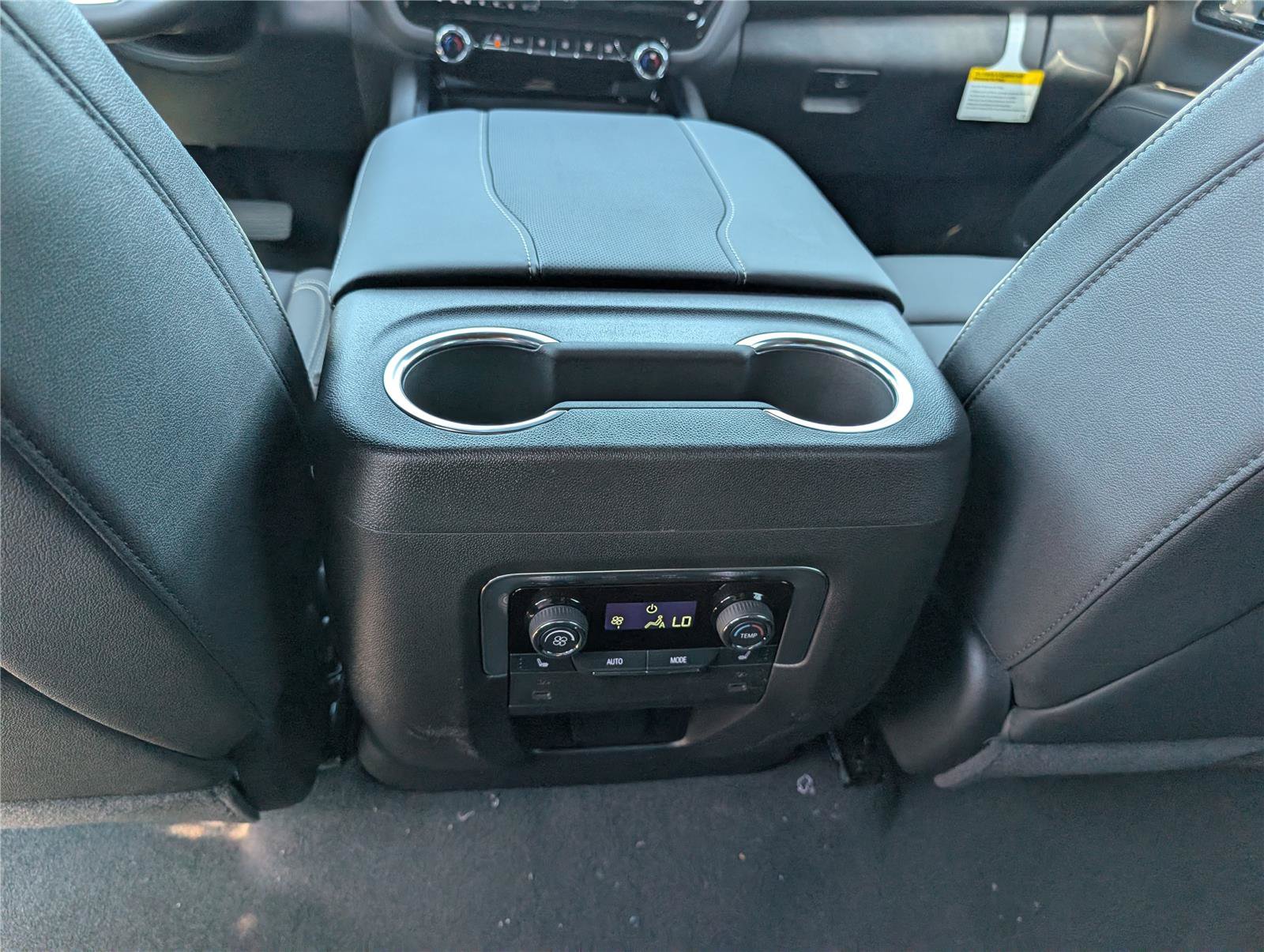 New 2026 Chevrolet Suburban Premier w/ Sun And Tow Package AWD/4WD image 18
