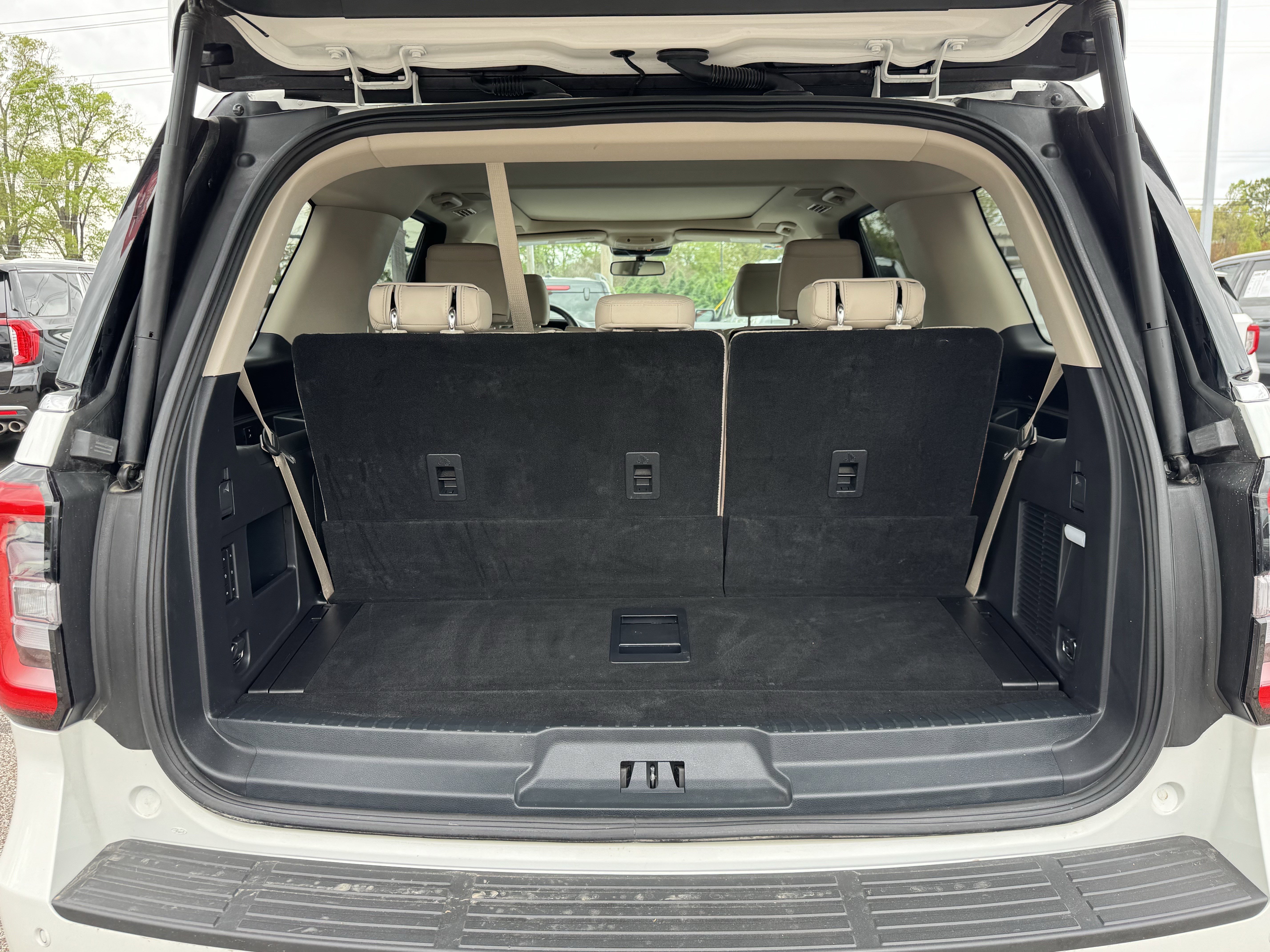 Certified 2024 Ford Expedition Platinum image 13