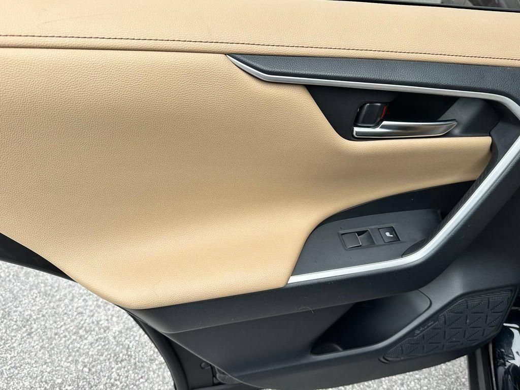 Used 2019 Toyota RAV4 Limited w/ Advanced Technology Package AWD/4WD image 24