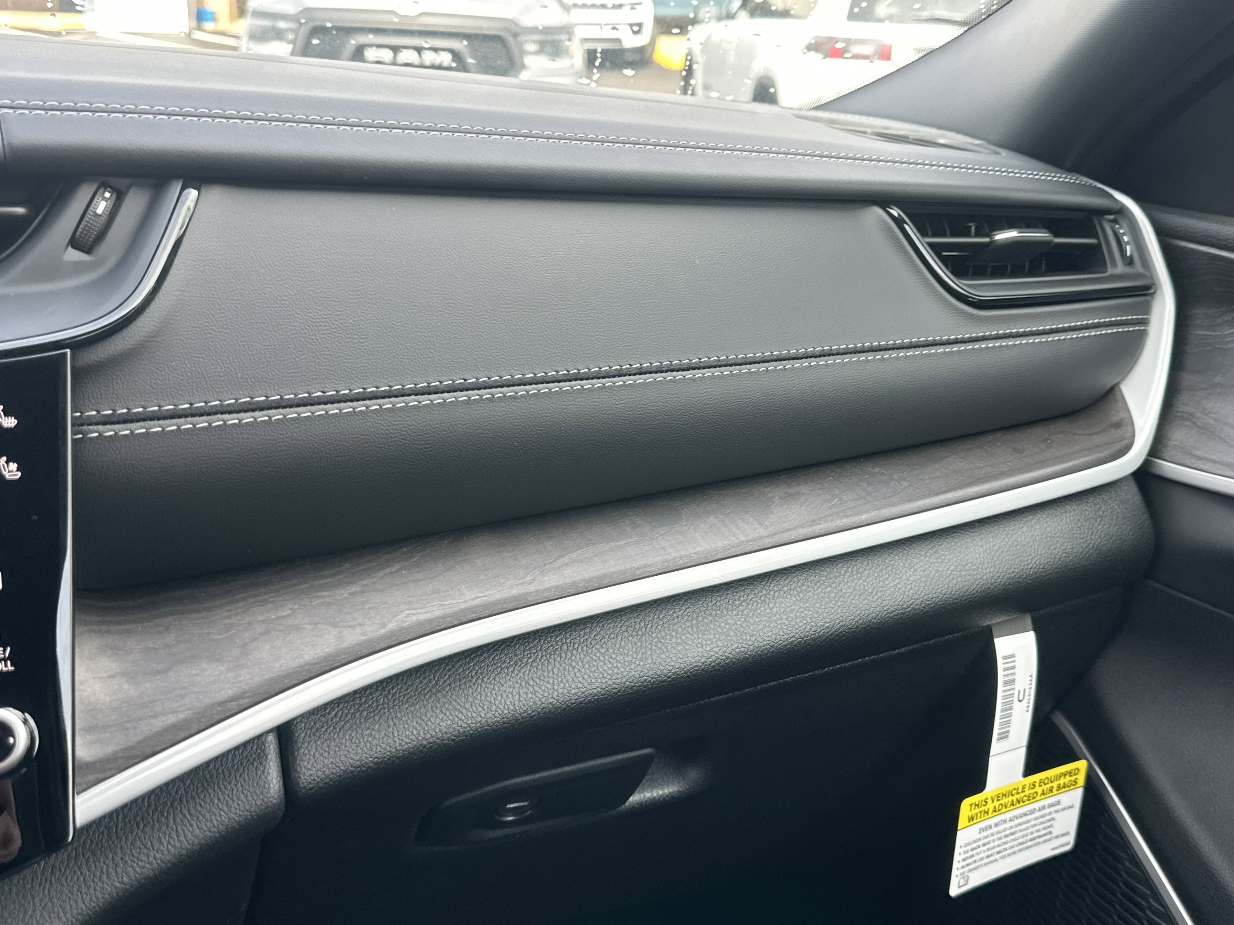 New 2026 Jeep Grand Cherokee L Limited image 7