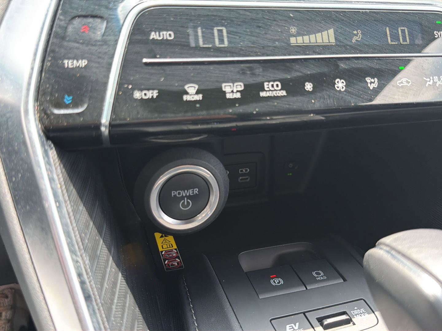 Used 2024 Toyota Venza XLE AWD/4WD image 22