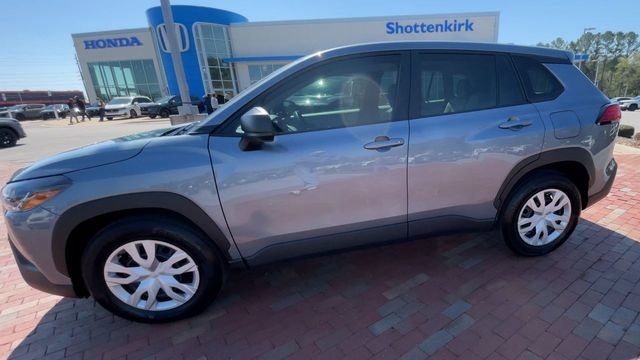 Used 2024 Toyota Corolla Cross L image 6