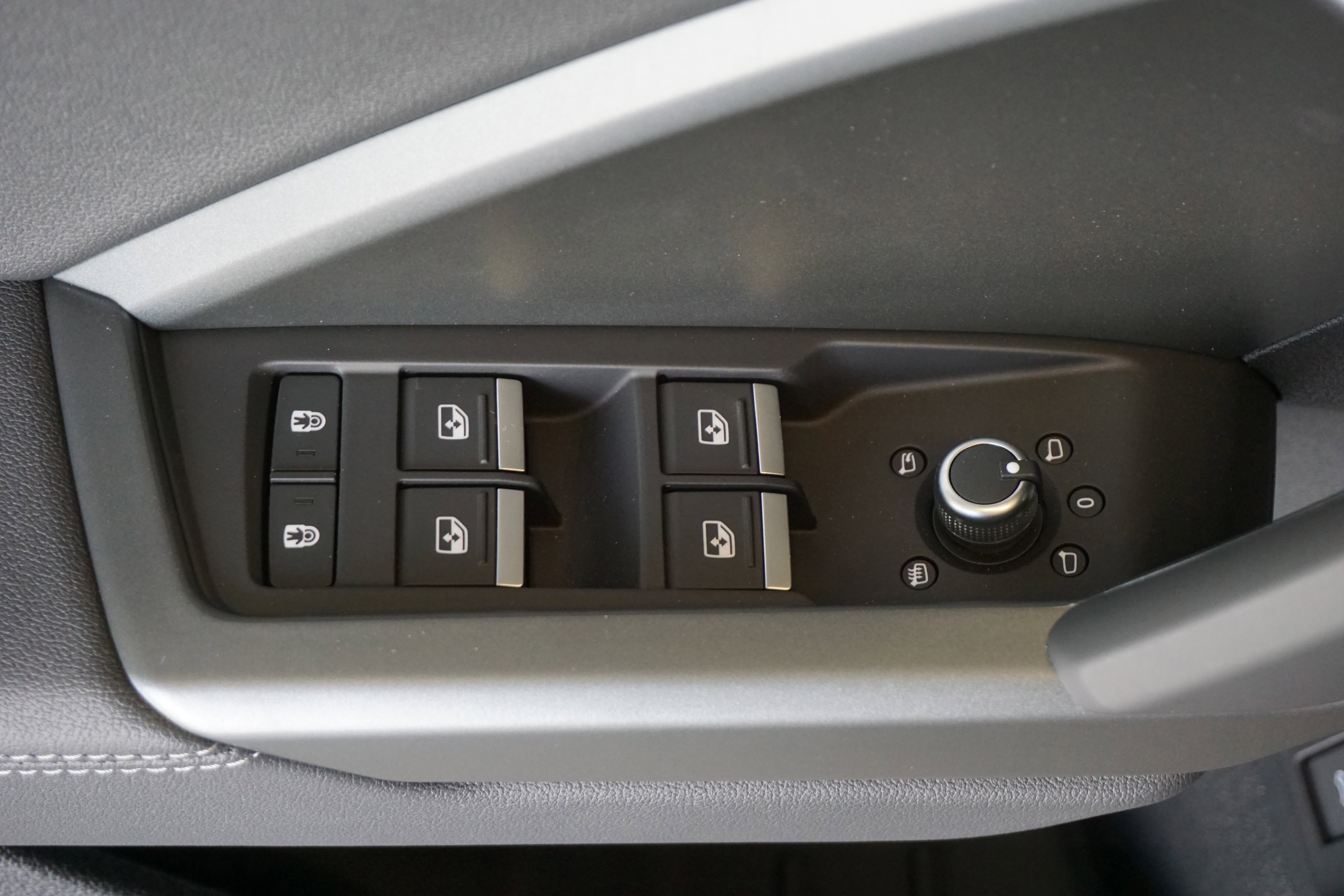 New 2025 Audi Q3 2.0T Premium image 12