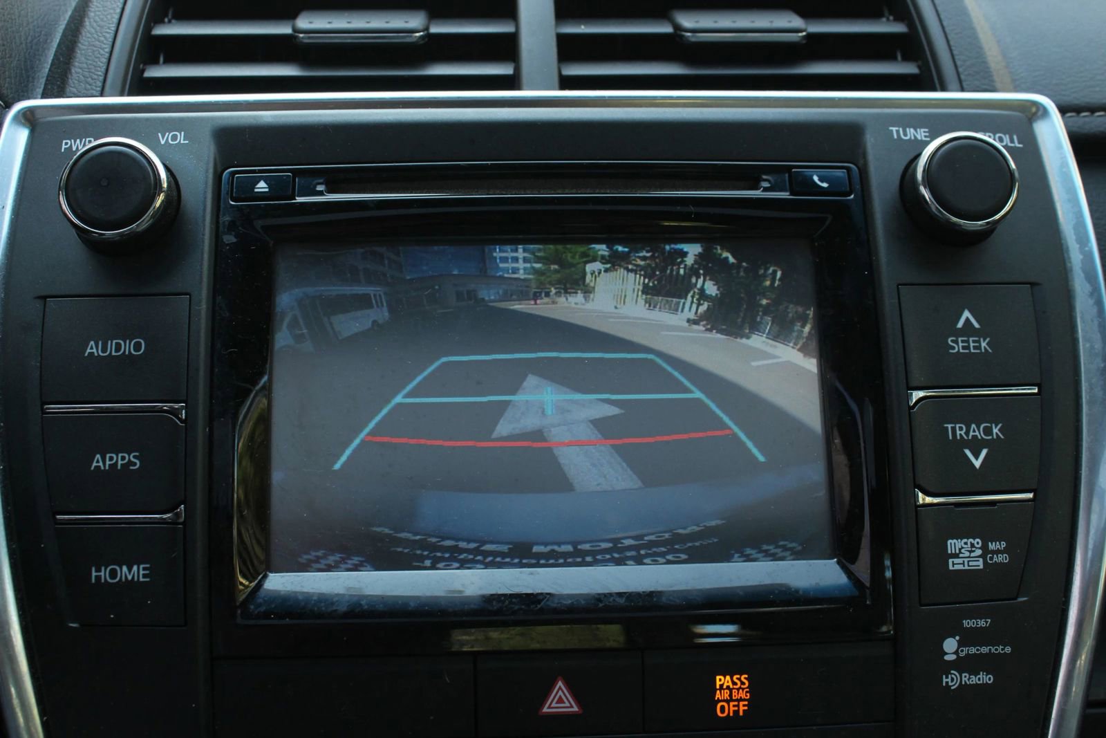 Used 2015 Toyota Camry SE w/ Moonroof Package FWD image 34