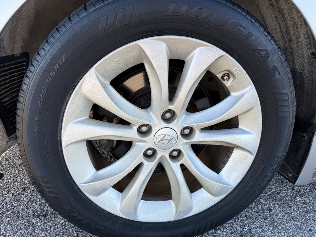 Used 2012 Hyundai Genesis 3.8 image 19