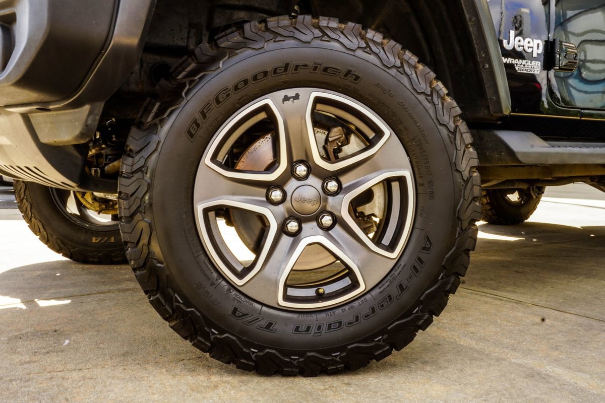 Used 2018 Jeep Wrangler Unlimited Sport S AWD/4WD image 3