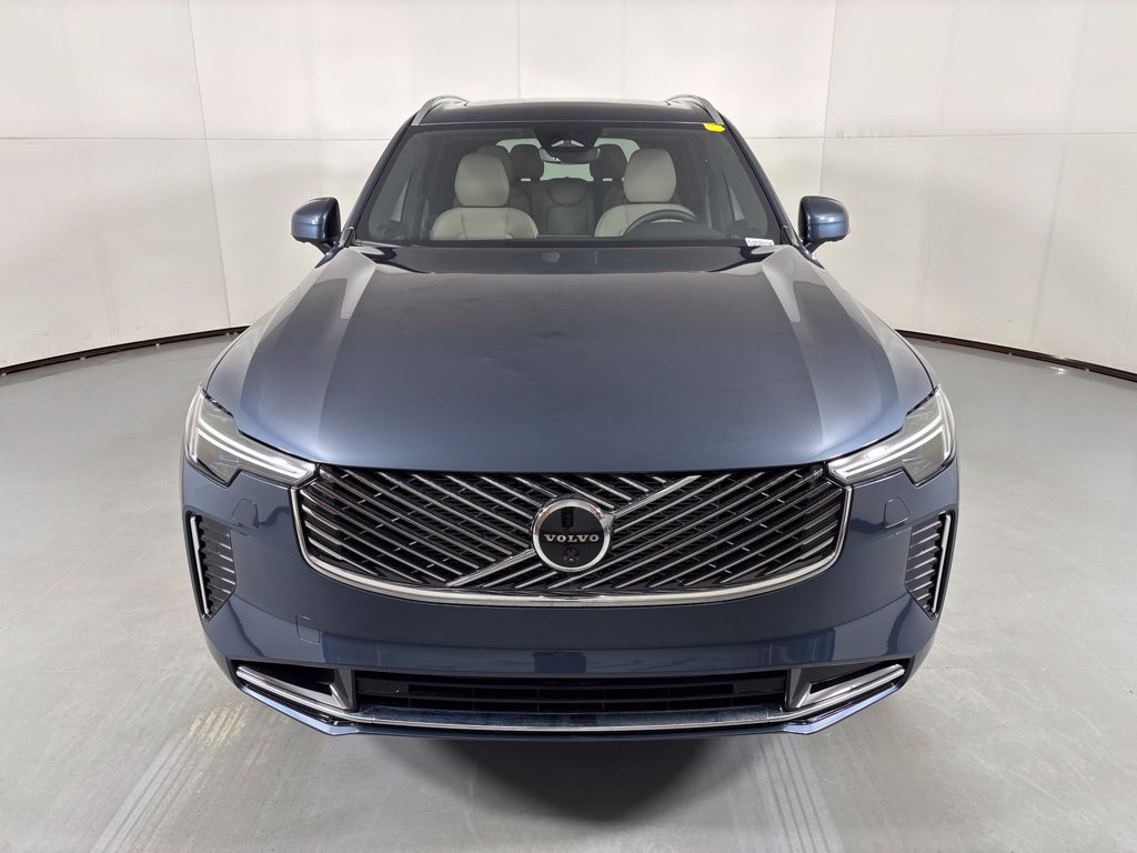 New 2026 Volvo XC90 T8 Plus w/ Protection Package Premier AWD/4WD image 3