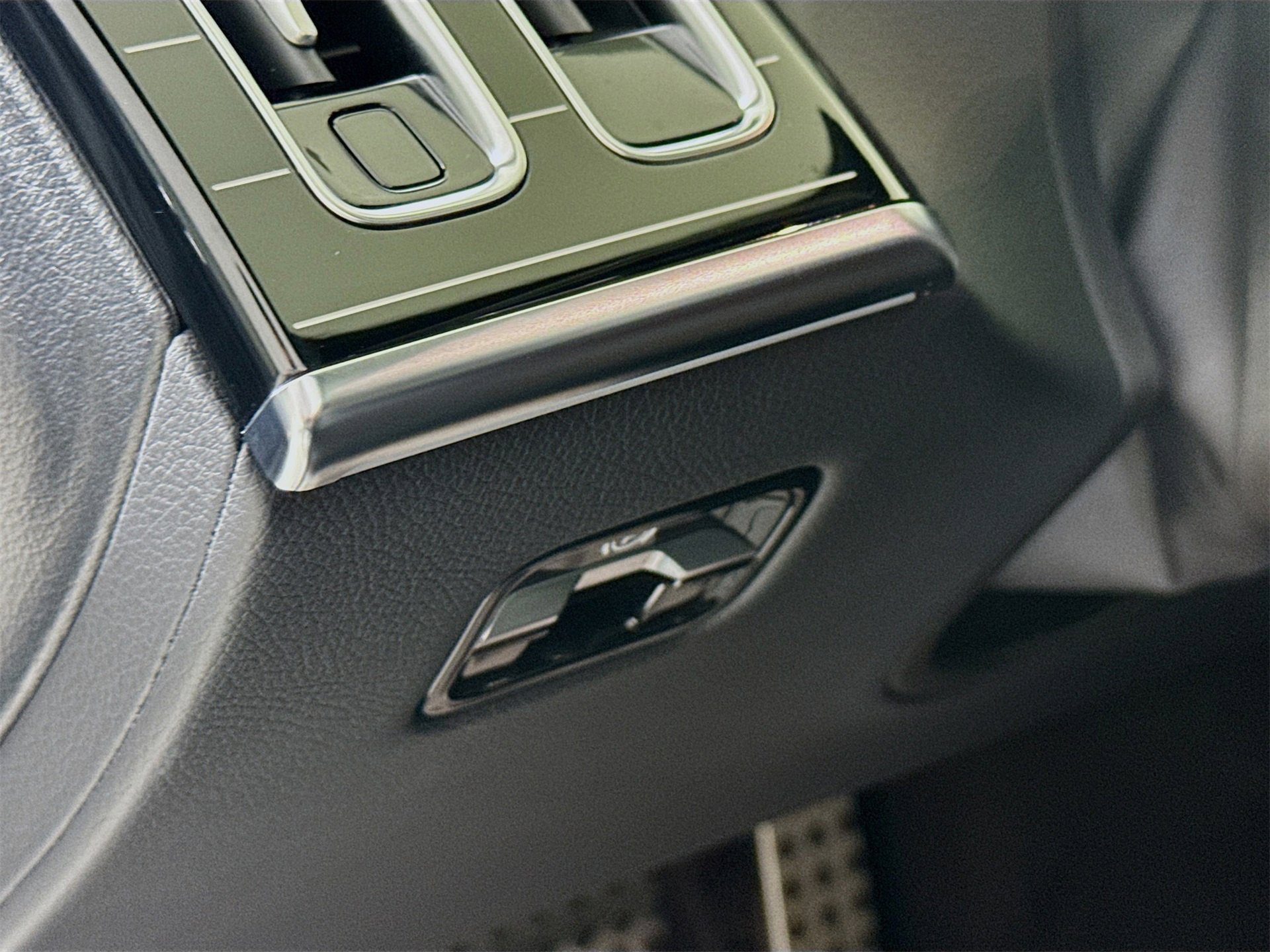 Certified 2022 Mercedes-Benz S 500 4MATIC image 11