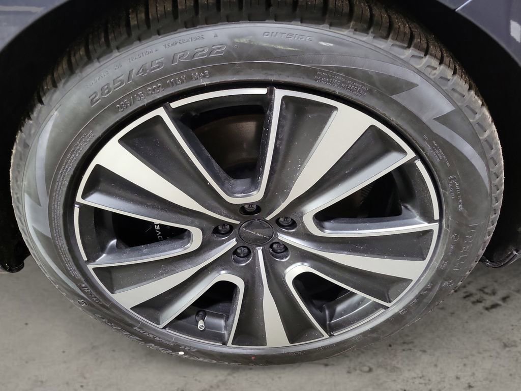 New 2026 Land Rover Range Rover SE image 11