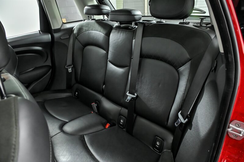 Used 2015 MINI Cooper 4-Door Hardtop image 20