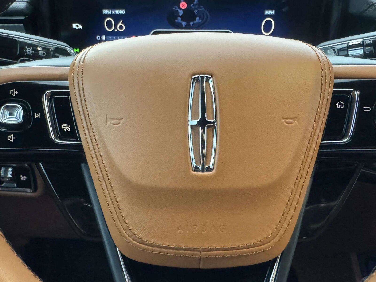 Used 2025 Lincoln Aviator Black Label AWD/4WD image 29