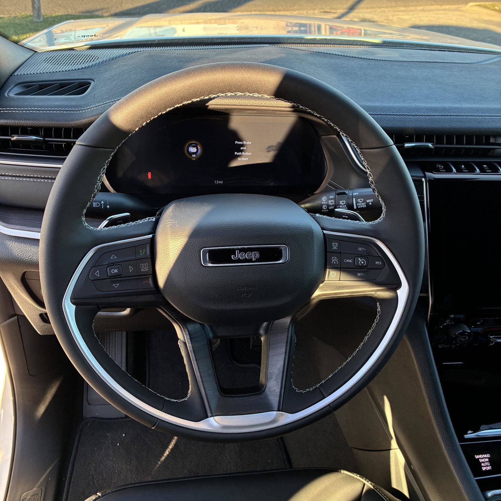 New 2025 Jeep Grand Cherokee L Limited image 5