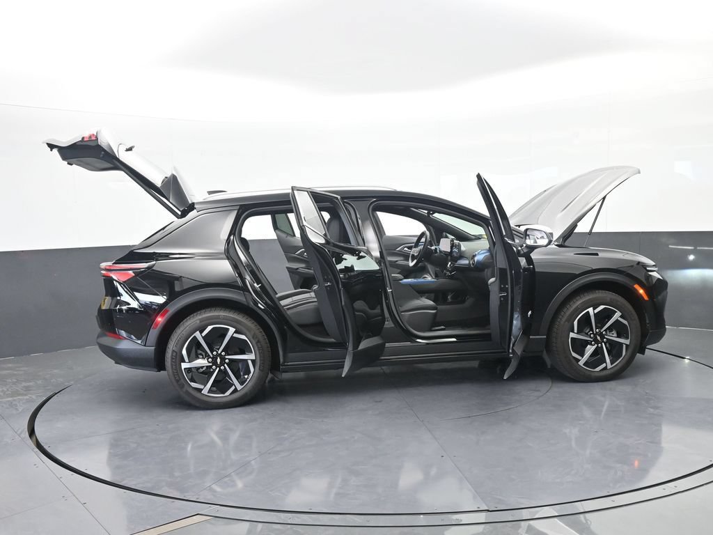 Used 2026 Chevrolet Equinox EV LT FWD image 74