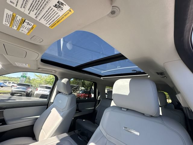 Used 2025 Ford Expedition Platinum AWD/4WD image 16