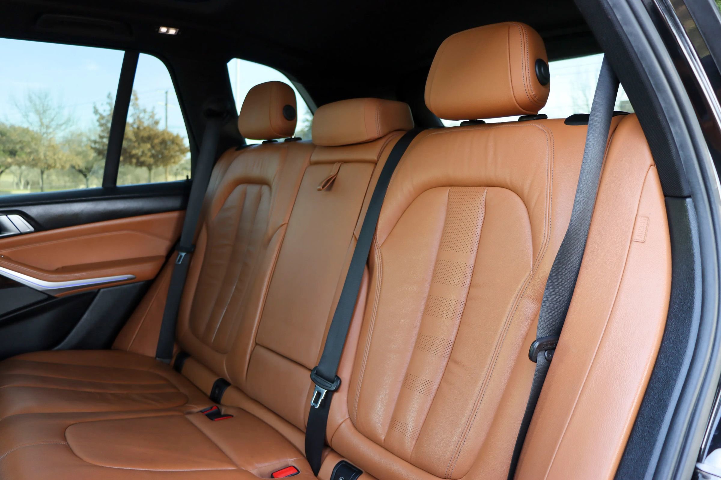 Used 2019 BMW X5 xDrive50i w/ M Sport Package image 17