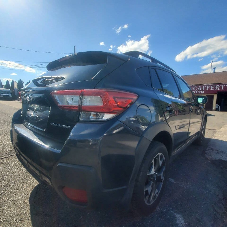 Used 2019 Subaru Crosstrek 2.0i Premium w/ Moonroof Package AWD/4WD image 5
