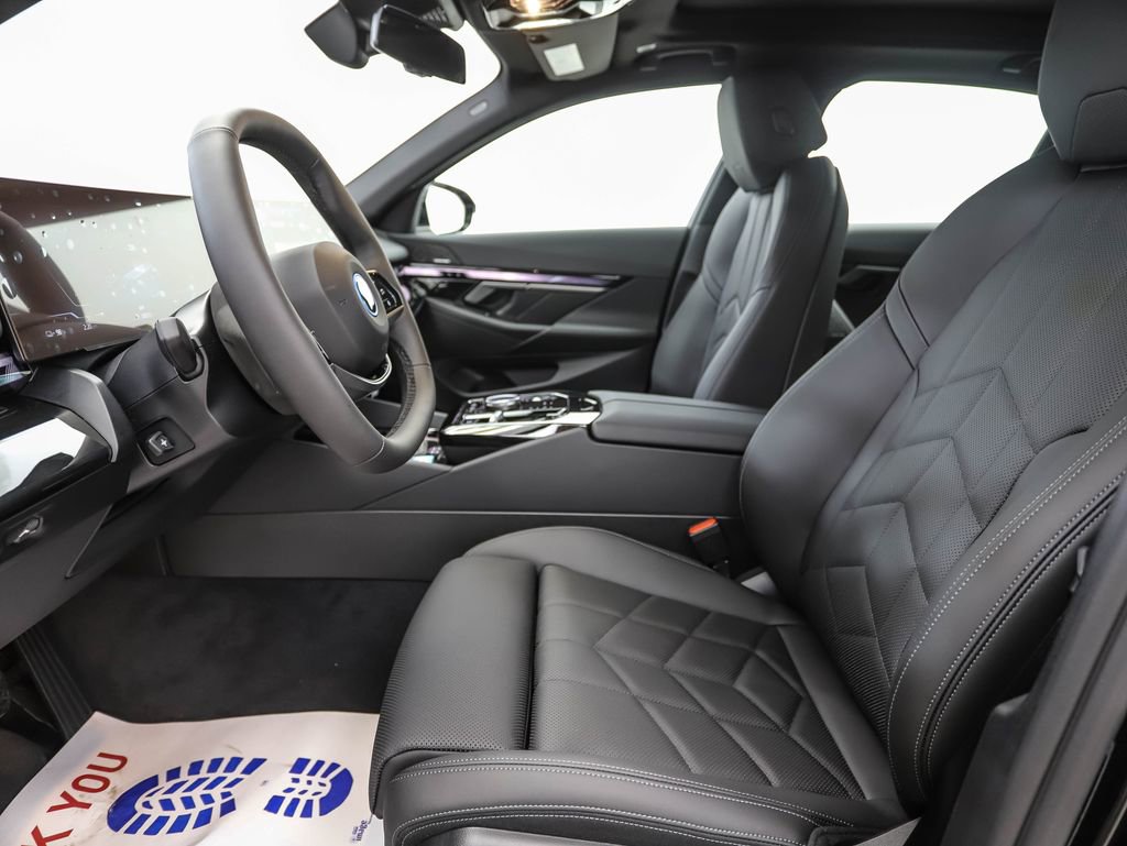 Used 2025 BMW i5 xDrive40 w/ Premium Package image 11