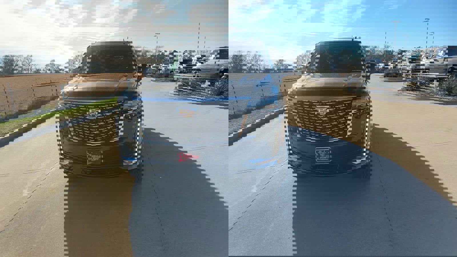 Used 2023 Cadillac Escalade ESV Premium Luxury image 3