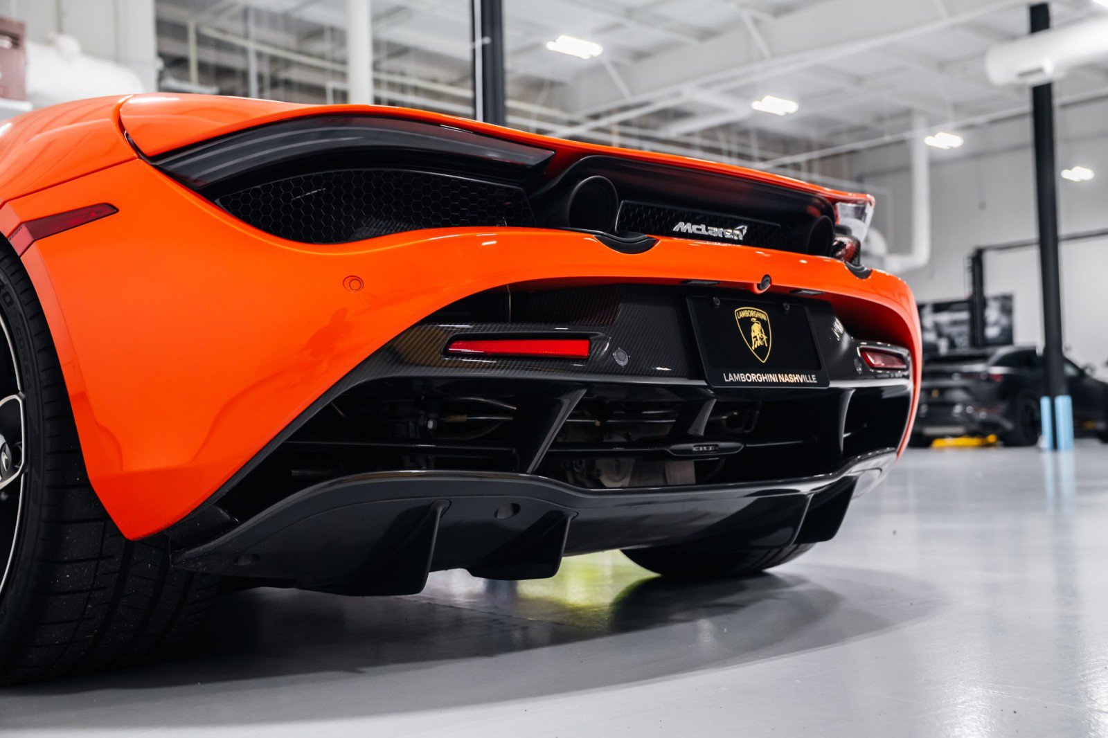 Used 2019 McLaren 720S Performance RWD image 35