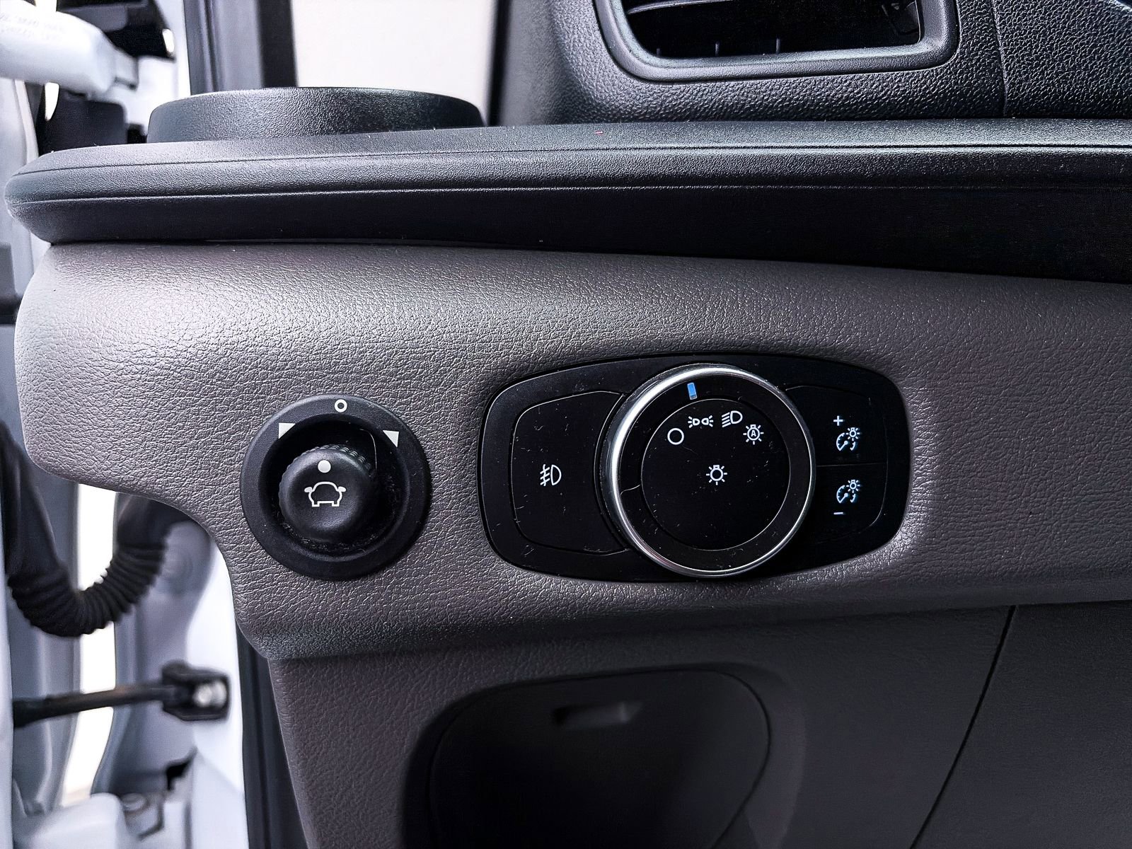 Used 2020 Ford Transit 350 XL image 17