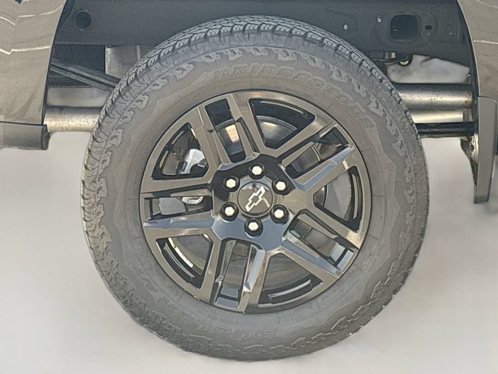 Used 2025 Chevrolet Silverado 1500 LT Trail Boss w/ Convenience Package II AWD/4WD image 32
