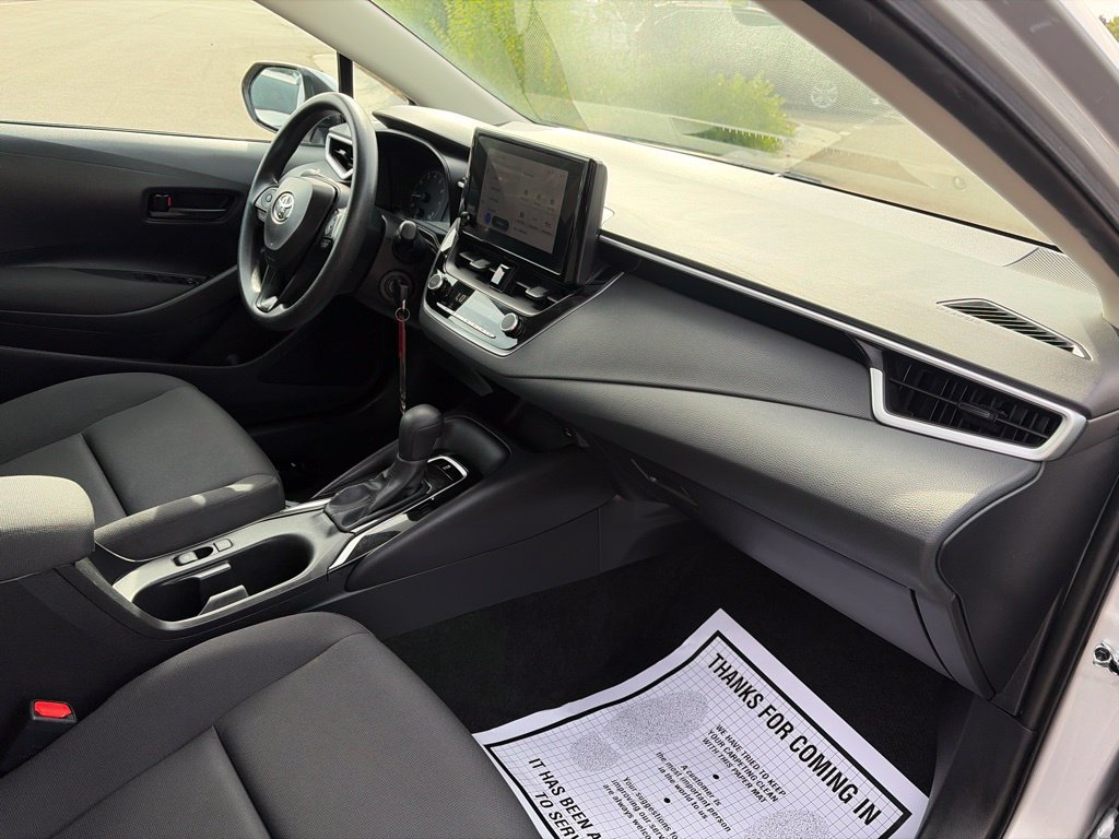 Used 2025 Toyota Corolla LE FWD image 12