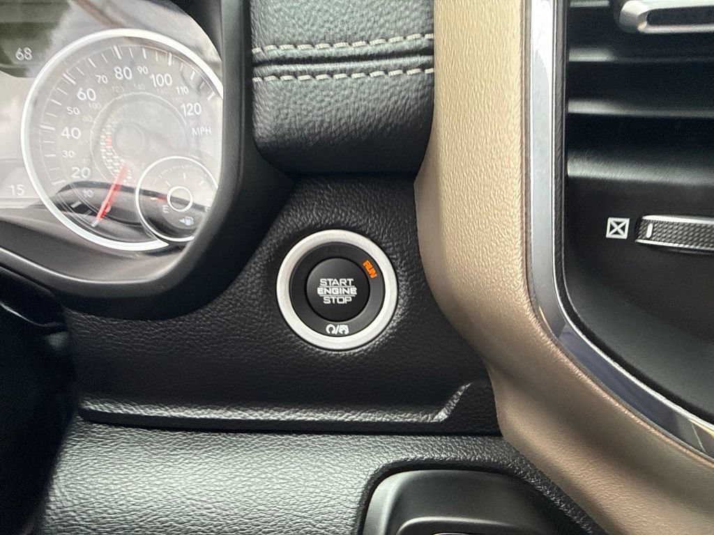 Used 2022 RAM 1500 Laramie AWD/4WD image 15