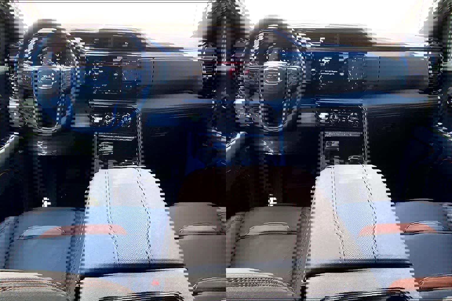 Used 2025 GMC Sierra 1500 AT4 w/ AT4 Premium Package AWD/4WD image 11