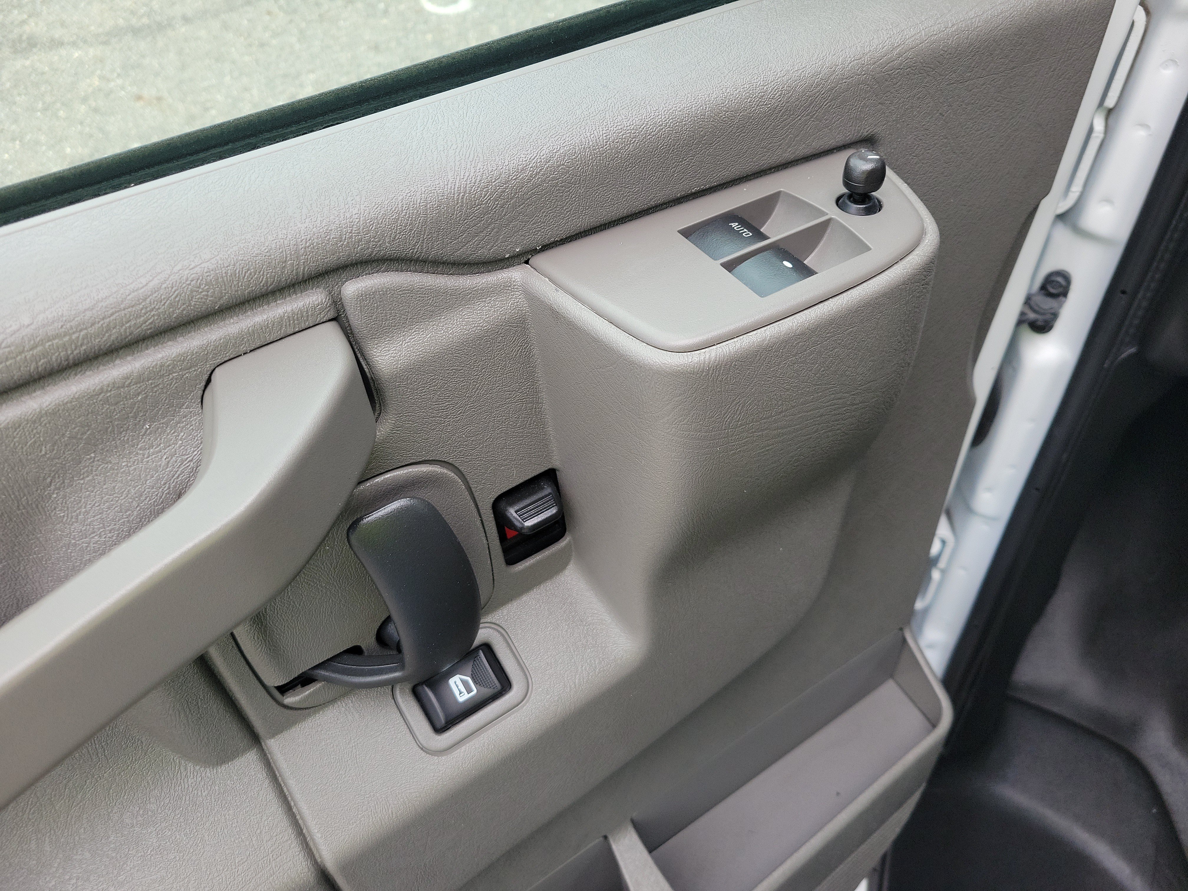 Used 2025 GMC Savana 2500 w/ Driver Convenience Package RWD image 19