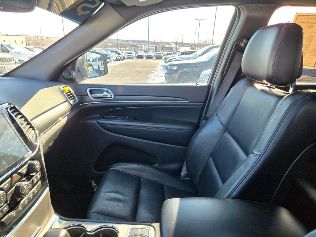 Used 2020 Jeep Grand Cherokee Limited w/ Trailer Tow Group IV image 25