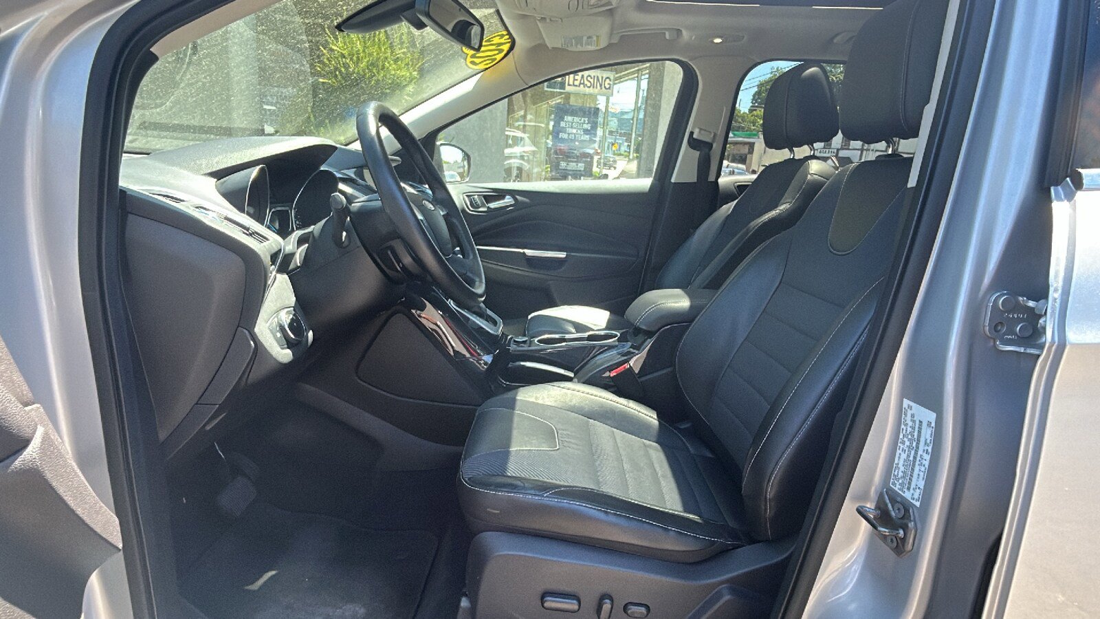 Used 2013 Ford Escape Titanium w/ Parking Technology Pkg AWD/4WD image 32