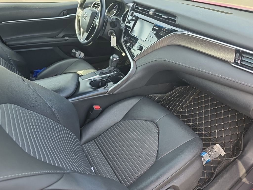 Used 2018 Toyota Camry SE FWD image 14
