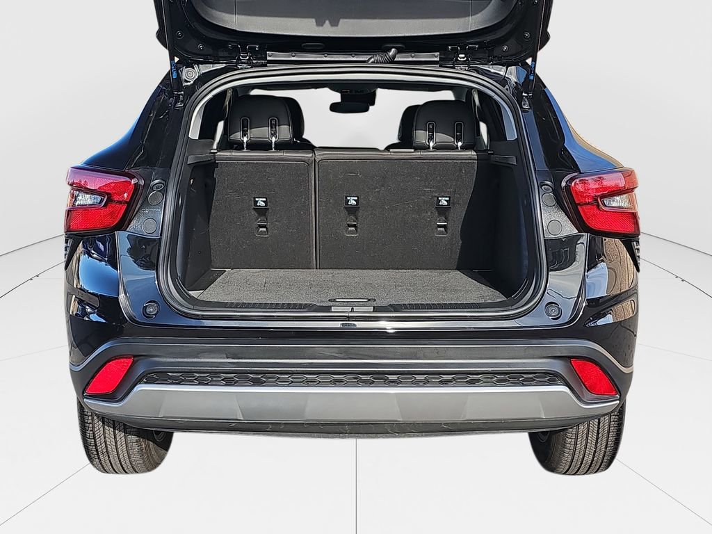 Used 2025 Chevrolet Trax LT w/ LT Convenience Package image 20