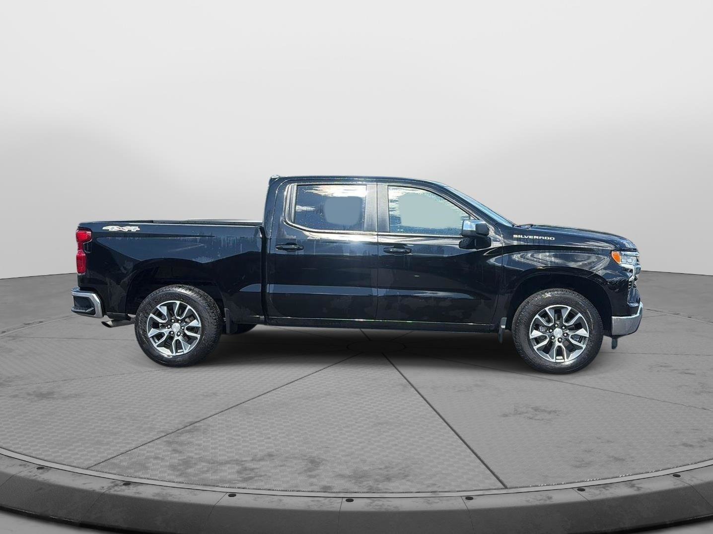 Certified 2024 Chevrolet Silverado 1500 LT AWD/4WD image 4