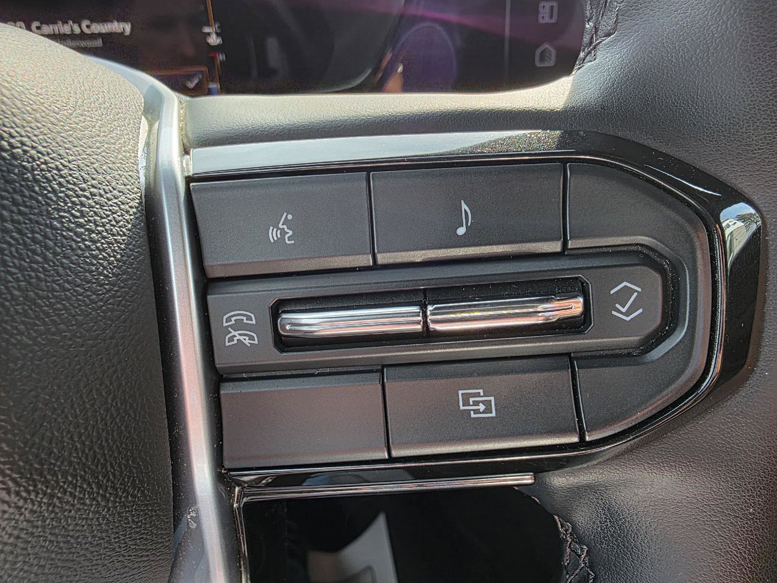 Used 2023 Chevrolet Colorado LT w/ LT Convenience Package II image 17